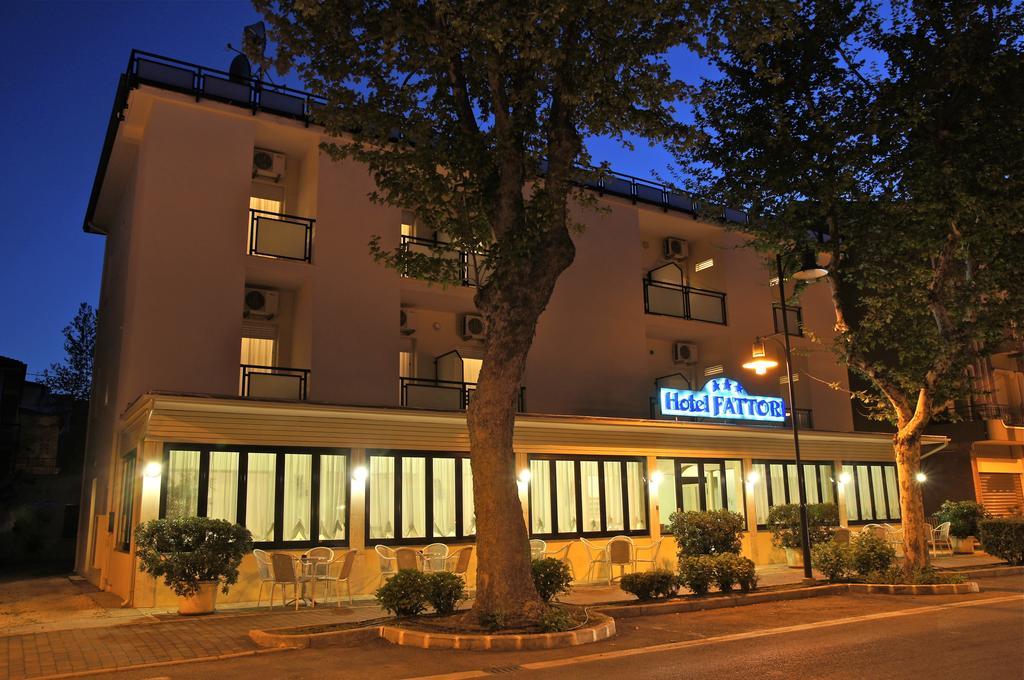 Hotel Fattori Cesenatico Exterior foto